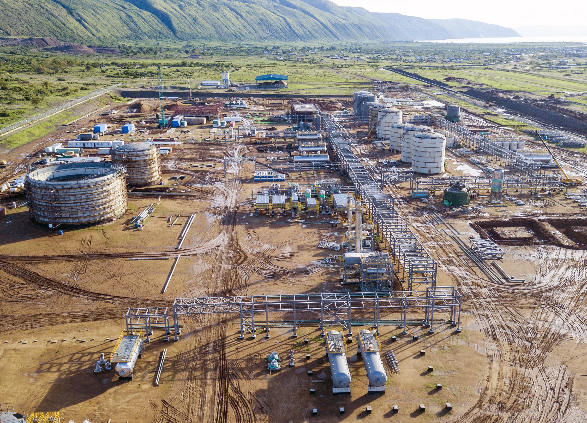 Ugandans get UGX7.6 Tn worth of oil & gas contracts